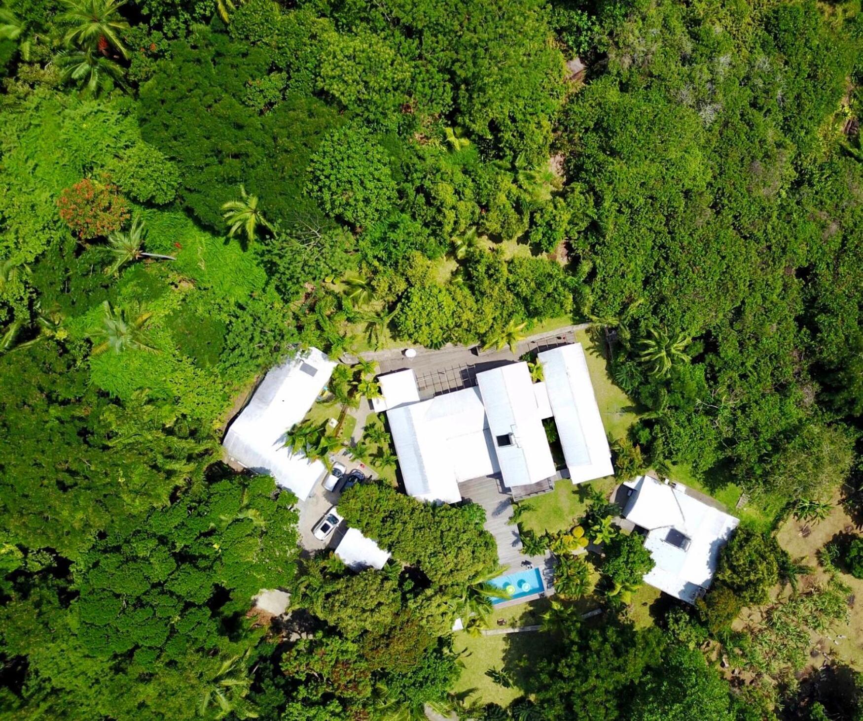 Апартаменты Red Coconut Self-Catering Baie Lazare  Экстерьер фото